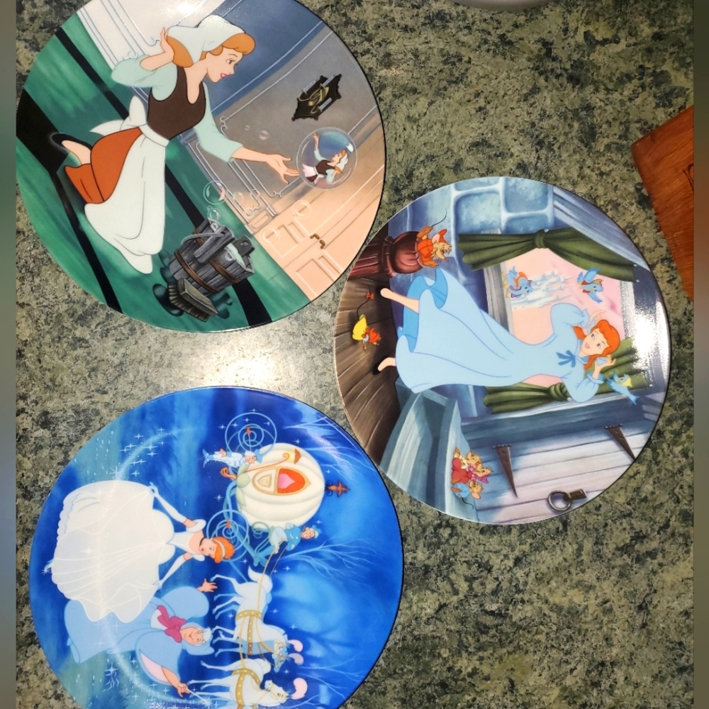 Cinderella plate set.